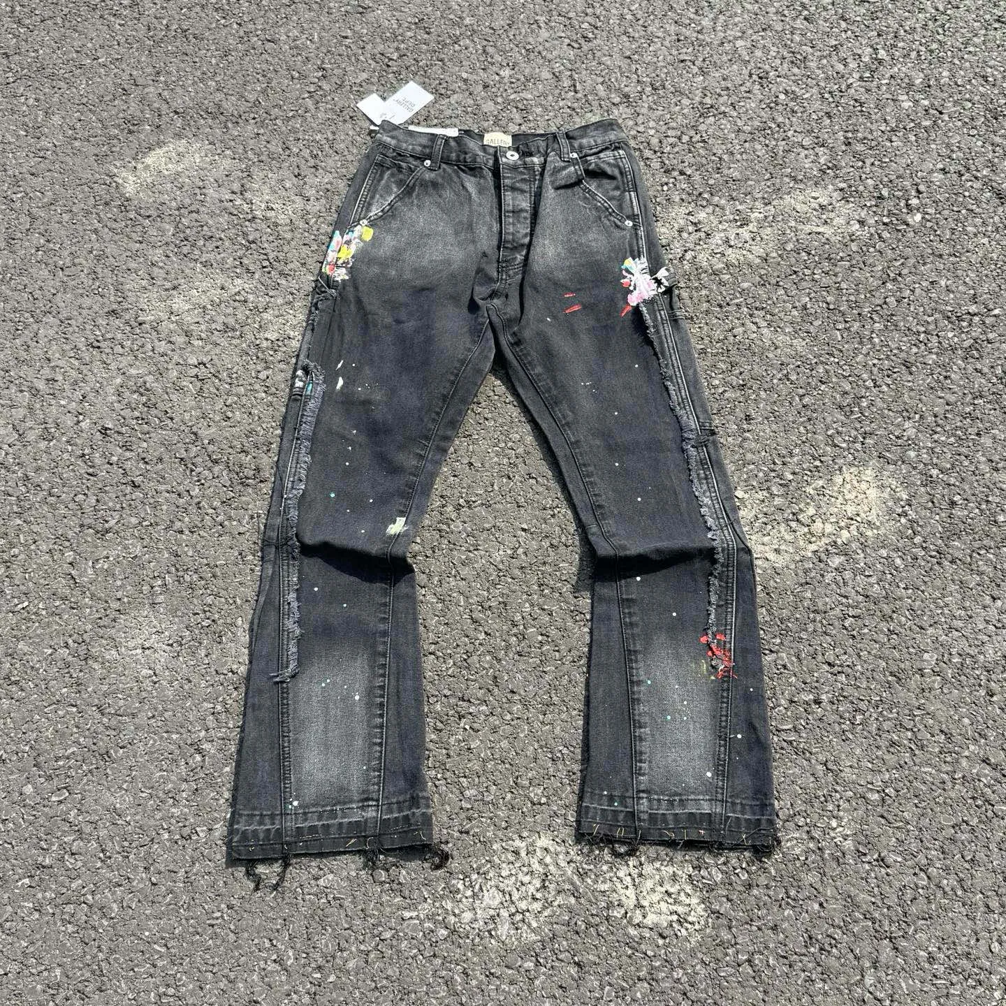 #8168 P250💰 GALLERY DEPT American retro splash-ink splicing micro-horn logging overalls raw edge jeans - Original purchase and pattern making to truly restore the ultimate texture of Vintage - Original hardware accessories, washed and other elevators, QR code analysis are all purchased from the original factory, high degree of restoration, welcome to compare with a certain product ~ - Three-dimensional version Loose and comfortable, not picky about the figure, taller and slimmer, factory Seiko, original factory quality control, same style for men and women, can be matched with couples Versatile recommendation: must-have jeans for all seasons Size: S-XXL (28-36)